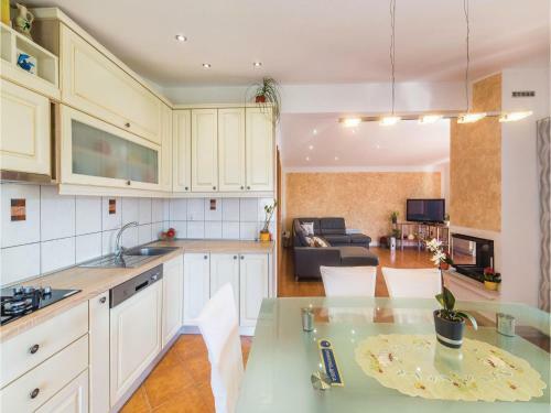 Holiday Apartment Seget Vranjica 02