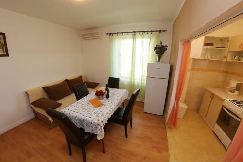 Apartments Vedrana