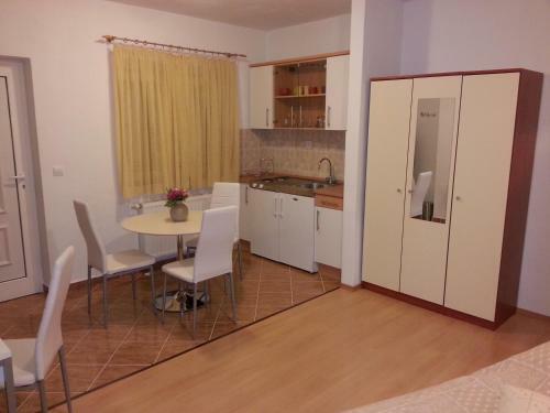 New Studio Apartments Trlaja