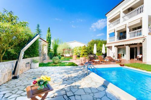 Apartments Sinisa