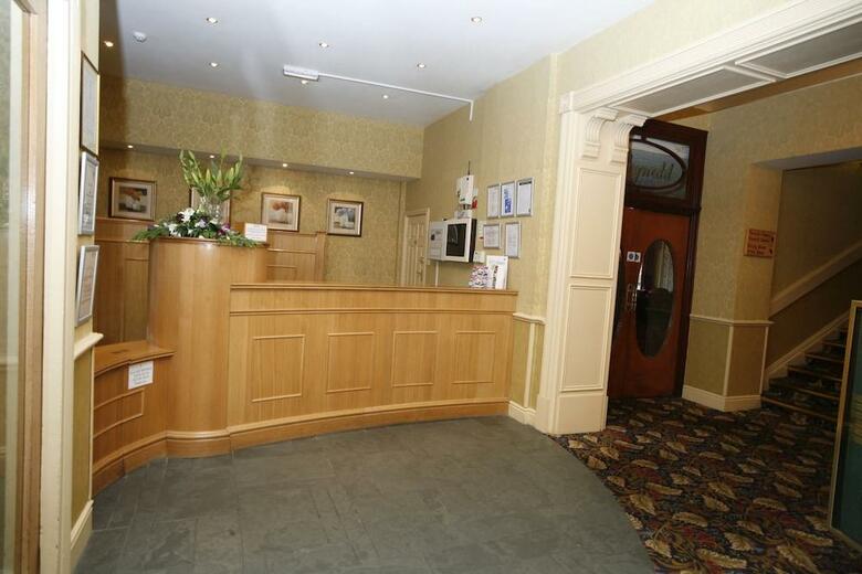 Hotel Legacy Royal Victoria