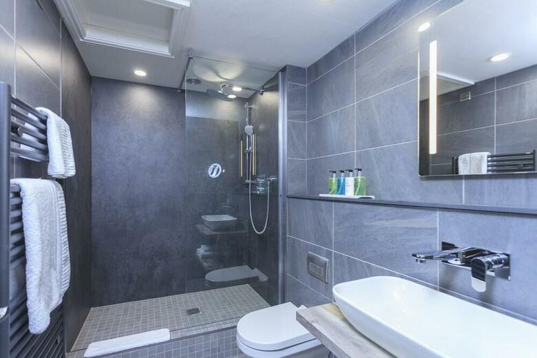 Hotel Legacy Royal Victoria