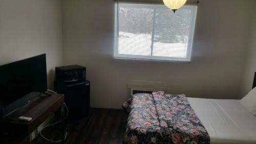Mazinaw Inn Motel