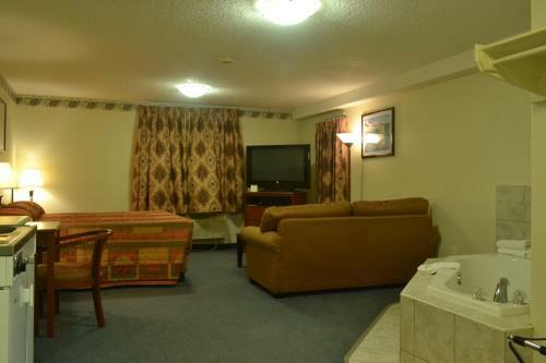 Hotel Aurora Park Inn & Suites
