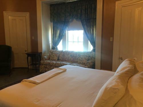Posada Chipman Hill Suites -yeats House