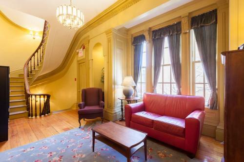 Posada Chipman Hill Suites -yeats House