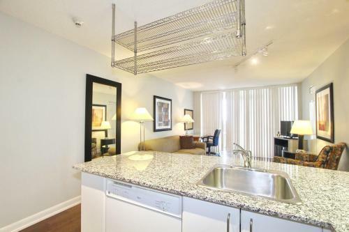 Apartamento Pelican Suites At North York