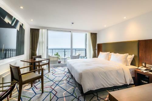Aguila Hotel Jeju Oceano Suite