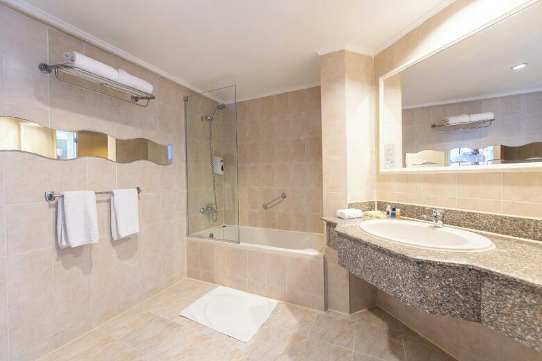 Hotel Flamenco Beach Resort