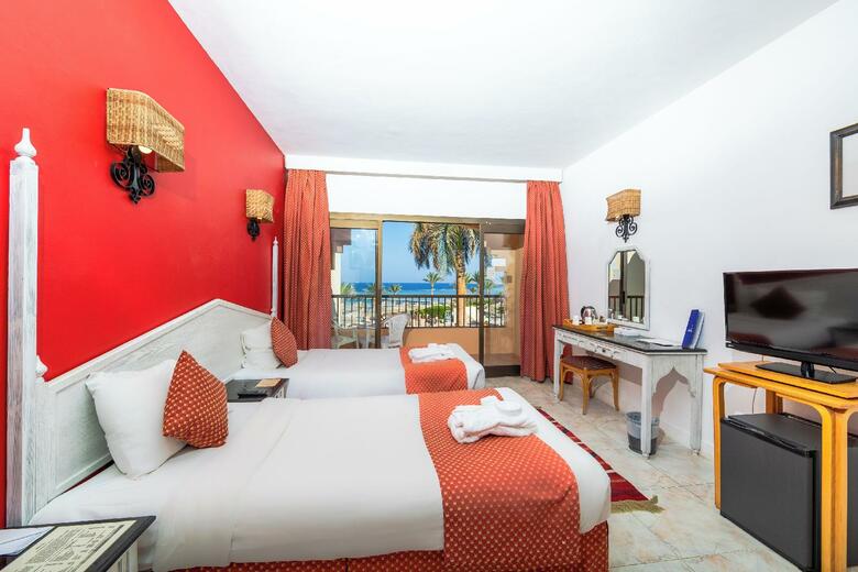 Hotel Flamenco Beach Resort