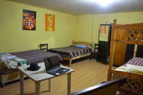 Albergue Latinos Brothers House