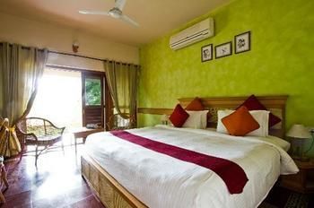 Hotel Muthoot Cardamom County
