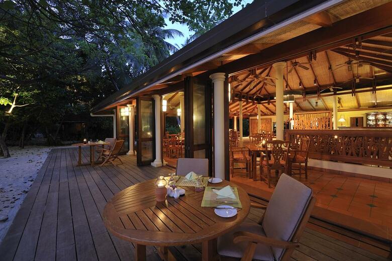 Hotel Royal Island Resort & Spa