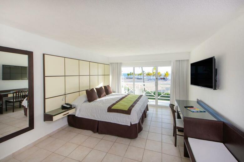 Hotel Viva Wyndham Fortuna Beach