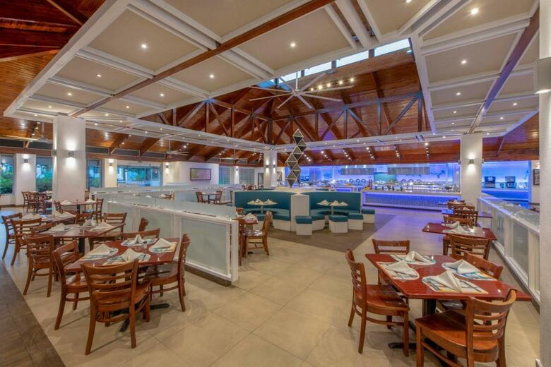 Hotel Viva Wyndham Fortuna Beach