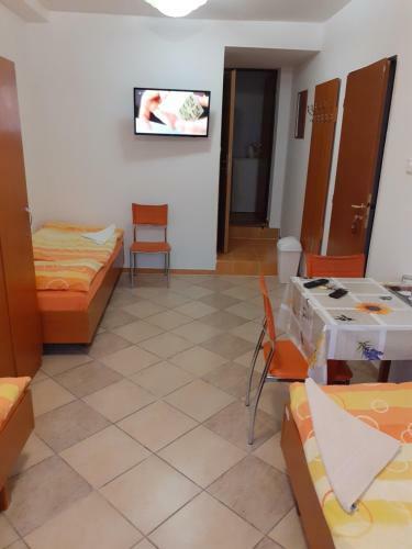 Albergue Ubytov?a Tavros