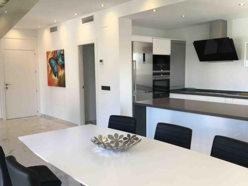Apartamento Exclusive Duplex Penthouse In Puerto Banus