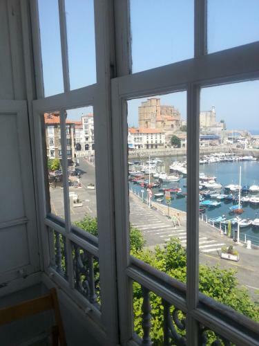 Hostal Pensi�n "la Marina"