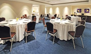 Holiday Inn Express Hotel  Suites Toronto - M