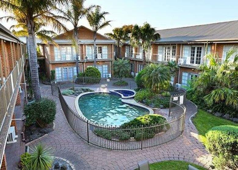 Quality Hotel Melbourne Airport