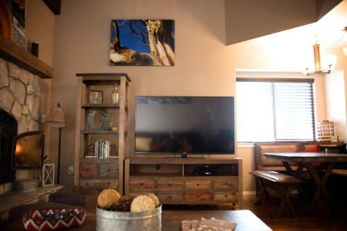 Rustic And Charming Incline Village Townhome