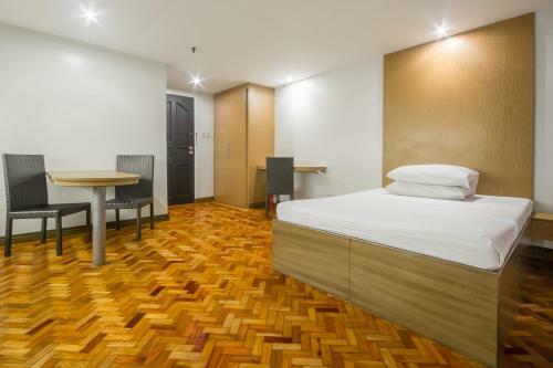 Aparthotel Salcedo Suites