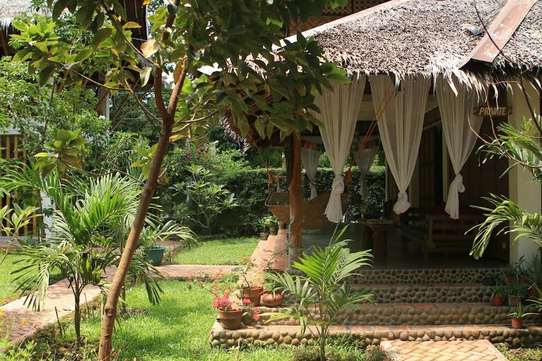 Hostal Fox & The Firefly Cottages