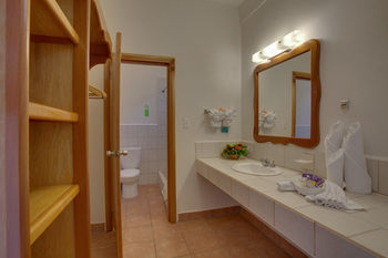 Sunbreeze Hotel