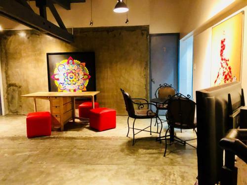Posada Hometown Hotel - Lacson Bacolod