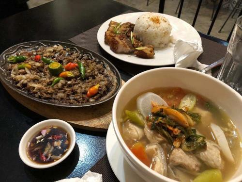 Posada Hometown Hotel - Lacson Bacolod