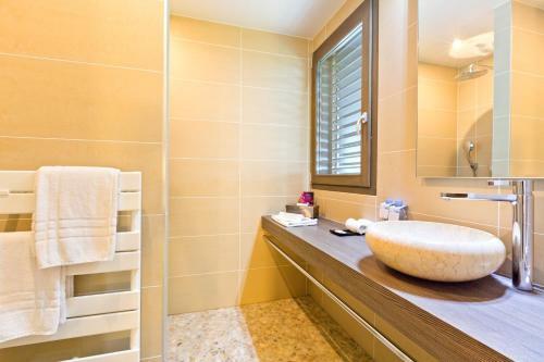 Hotel La Croix De Savoie & Spa