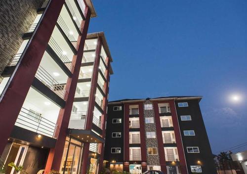 The Earl Heights Apartment Hotel