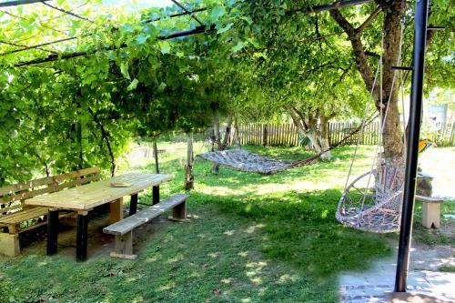 Hostal Mestia Valeris Guesthouse