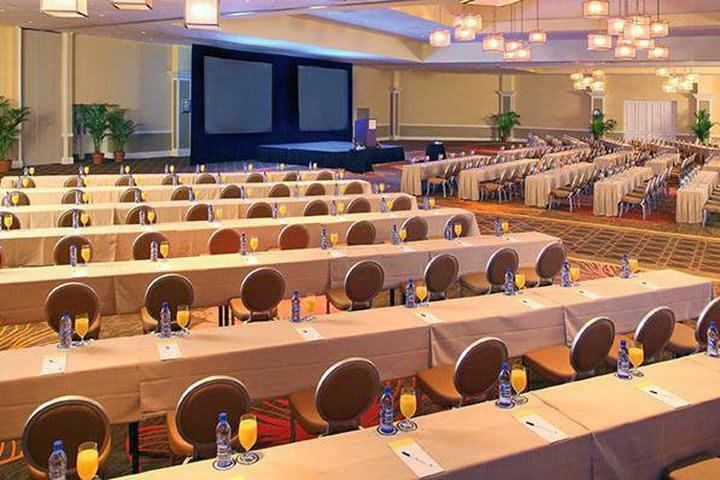 Hotel Sheraton Nassau Beach Resort