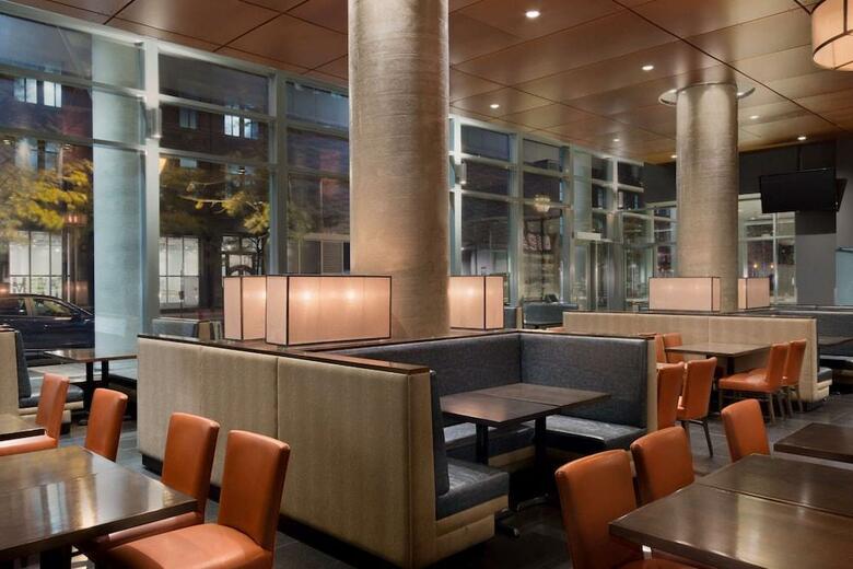 Hotel Embassy Suites - Montreal Quebec