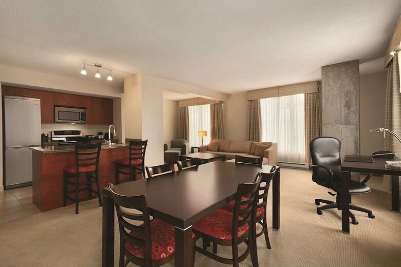 Hotel Embassy Suites - Montreal Quebec