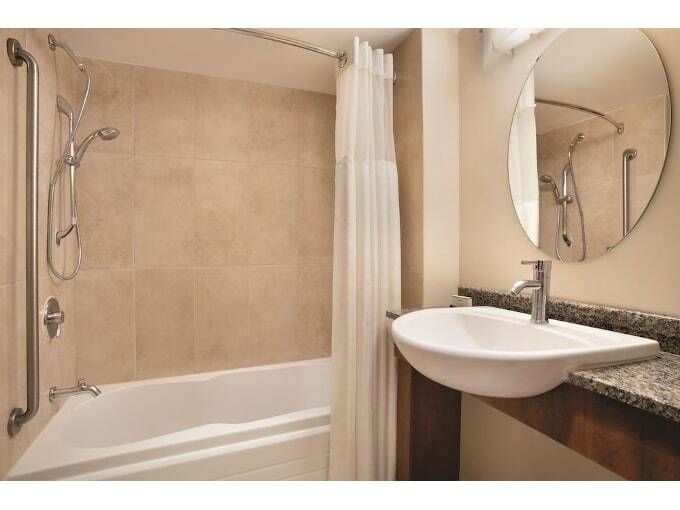 Hotel Embassy Suites - Montreal Quebec