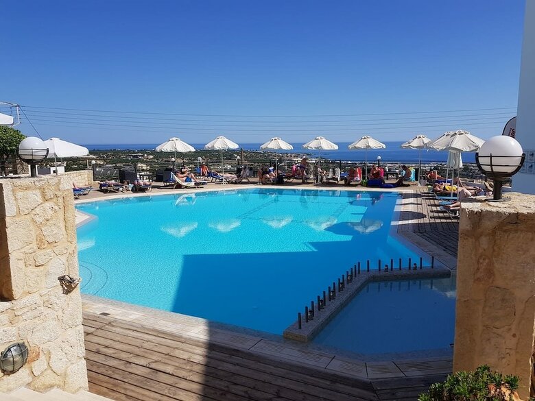 Hotel Amazones Village Suites