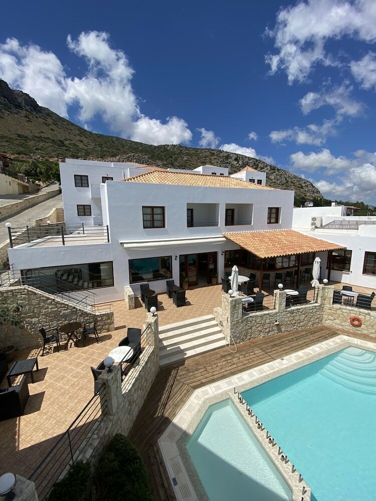 Hotel Amazones Village Suites