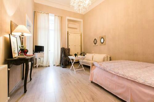 Charming Apartment In Old Tbilisi
