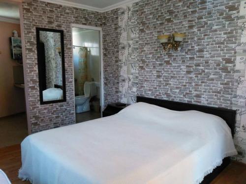 Hostal Guest House Caucasian Patio