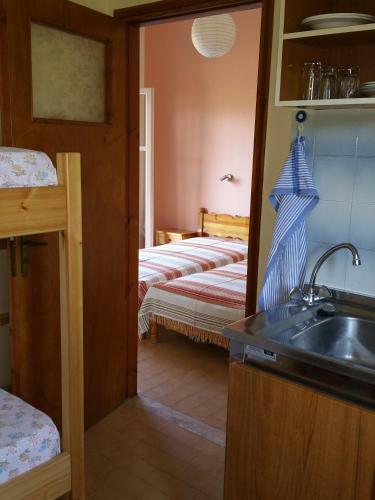 Hostal Guesthouse Karidia