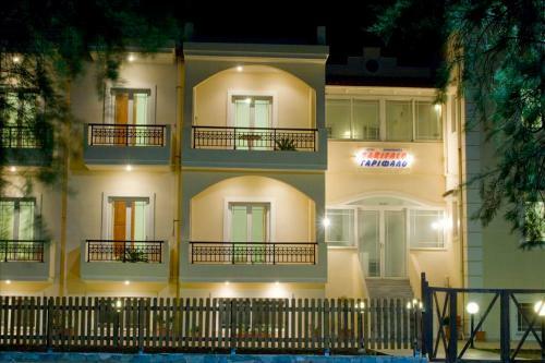 Garifalo Apartments