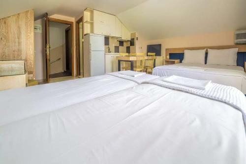 Apartamento Pension Le Monde