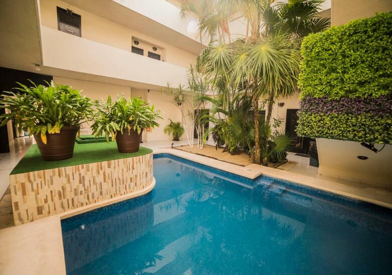 Hotel Marlon (.)