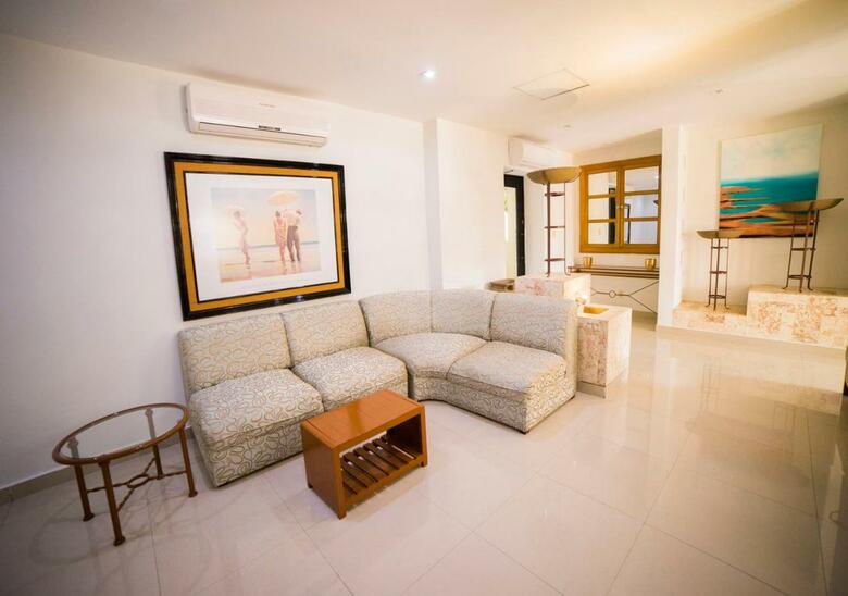 Hotel Marlon (.)