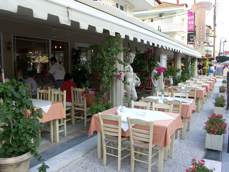 Parthenon Art Hotel