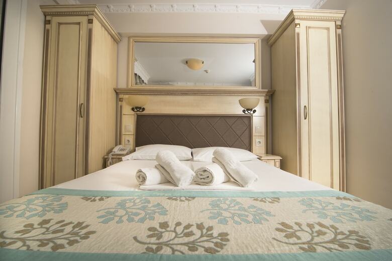 Parthenon Art Hotel