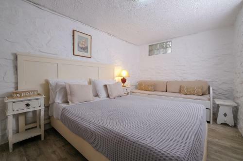 3 Paros *all Season* Villas
