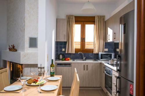 Villa Oikos- "your Cretan House"